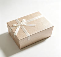 Boîte cadeau rigide à fermeture magnétique avec surface pailletée, ruban satiné imprimé, nœud, papier rigide de luxe, matériaux recyclés, bonbons, mariage
