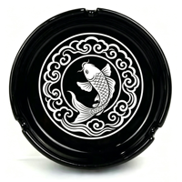 Cendrier rond en céramique noire avec motif de poisson Koi, logo personnalisé, cendrier à cigarettes de style oriental, accessoire de fumeur pour hôtel, bar