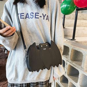 Bolso cruzado divertido de PU con diseño de murciélago, estilo Diablo Punk, antirrobo, creativo y divertido, para mujer, ideal para Halloween. - Product Image 4