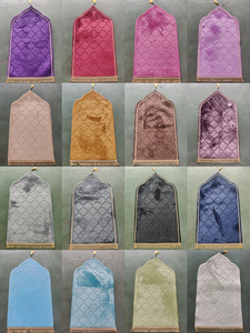 Penjualan Langsung Pabrik Grosir Sajadah Muslim Bermotif Embos dengan Rumbai - Product Image 3