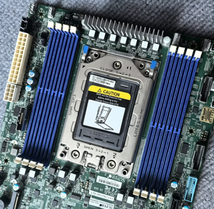 Nouvelle carte mère de serveur H12SSW-NT EPYC 7002 7003 SP3 WIO, 8 DIMM DDR4, quatre canaux, 2x10GbE PCIe4 X32 M.2 - Product Image 4