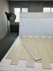 Suelo Vinílico SPC de Roble con Relieve Ligero de 8 mm, Aspecto de Madera, Resistente a los Arañazos, Impermeable, Moderno, para Interiores - Product Image 5