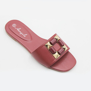 Sandales plates à enfiler pour femmes 2025 – Qualité supérieure, prix de gros abordable, idéales pour la vie quotidienne et la plage - Product Image 1