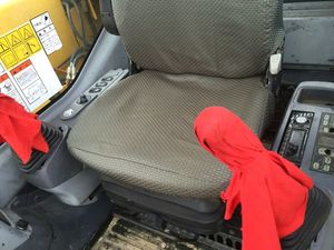 Excavatrice hydraulique sur chenilles Komatsu PC130-7 13 tonnes en vente machine de construction d'occasion avec composants de base-roulement et PLC - Product Image 6