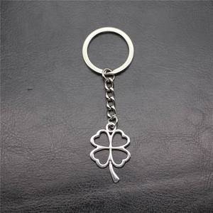 Trèfle <span class=keywords><strong>à</strong></span> quatre feuilles porte-clés métal plante porte-clés <span class=keywords><strong>cadeau</strong></span> nature spirituelle porte-clés bon porte-bonheur pendentif <span class=keywords><strong>à</strong></span> breloque trèfle porte-clés - Product Image 3