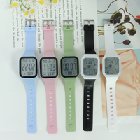 Montre numérique LED carrée en plastique lumineuse pour étudiants, style professionnel, vente en gros 2026, source fabricant