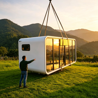 Kit de maisonnette Apple Cabin personnalisée avec fenêtres à double vitrage, toit isolé et intérieur complet pour camps dans le désert