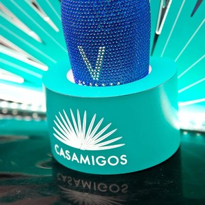 LED azul <span class=keywords><strong>Casamigos</strong></span> botella de <span class=keywords><strong>tequila</strong></span> presentador botellas de champán glorificador botella presentador para club nocturno - Product Image 3