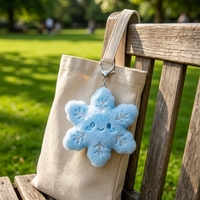 Porte-clés personnalisés en peluche flocons de neige de Noël avec logo sur mesure, animaux en peluche mignons, jouets en peluche, porte-clés flocons de neige
