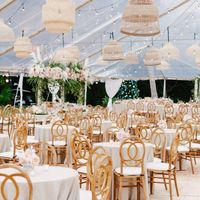 Grande suspension lumineuse en rotin tressé fait main pour l'éclairage intérieur des hôtels, restaurants, complexes hôteliers et projets de réception.
