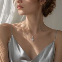 Collier de luxe en moissanite 1 carat avec halo en forme de goutte, pendentif en argent S925 en forme de poire pour solutions OEM/ODM de premier ordre