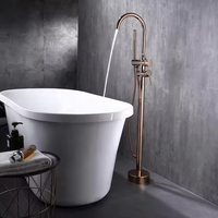 Colonne de douche extérieure moderne autoportante en acier inoxydable FSH OEM, finition nickel brossé, jets de massage, pour piscine, jardin, plage
