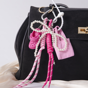 Porte-clés en cuir PU style coréen multi-breloques, polyvalent pour sacs, voitures, téléphones, avec breloque ours - Product Image 5