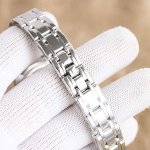 Fabriqué en acier inoxydable 904L, équipé d'un mouvement mécanique automatique et doté d'un double système d'étanchéité. Montre pour femmes - Product Image 4