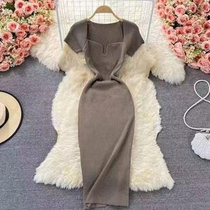 Robe longue décontractée en maille unie à manches courtes pour femme, taille haute, élégante, idéale pour l'été - Product Image 2