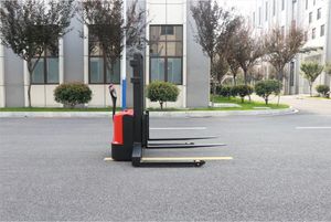2000kg 2 Ton Straddle Electric Stacker <b>Lifter</b> with Adjustable or Fixed Wide Legs Straddle Legs Stacker - Product Image 4