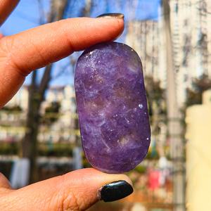 Piedra de Lepidolita Natural Pulida en Forma Ovalada para Decoración del Hogar y Regalos Navideños, Venta al Por Mayor - Product Image 5