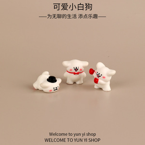 Figurines en résine de petit chien blanc mignon rouge vif, mini décorations pour bureau et jardin, ornements artisanaux DIY - Product Image 2