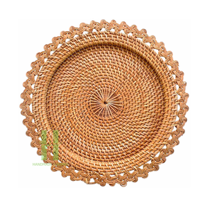 Assiette de chargeur festonnée tissée Plaques de chargeur en rotin Boho pour la décoration de table Napperon fait main du Vietnam HNH Craft Factory - Product Image 3