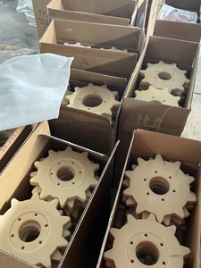 Engrenages en plastique CNC personnalisés de qualité alimentaire UHMWPE pour convoyeur, type roue étoile, pour guidage de bouteilles - Product Image 2