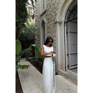 Conjunto de 2 Piezas de Lino Blanco para Mujer Madora, Top y Pantalones Cortos por Encima de la Rodilla, Talla XS, Diseñado para Salir - Product Image 6