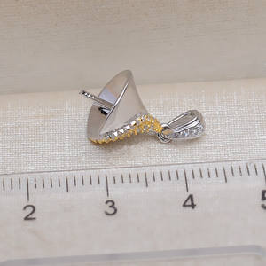 จี้เงินแท้ S925 รูปทรงหมวก รุ่น JG5344 ดีไซน์โดดเด่นไม่ซ้ำใคร ประดับด้วยไข่มุกเม็ดหลวม ช่วยปกปิดจุดบกพร่อง - Product Image 4