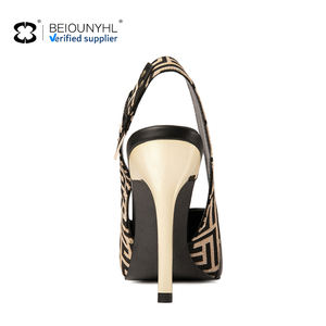 Sandali da Donna in Vera Pelle con Logo Personalizzato, Taglie Grandi, Punta Sfilata, <span class=keywords><strong>Tacco</strong></span> a Spillo <span class=keywords><strong>Alto</strong></span> e Dorato, Cinturino Slingback - Product Image 2