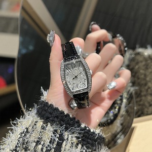 Reloj de mujer con esfera pequeña en forma de tonel, completamente incrustado de diamantes, elegante, exquisito, pequeño, con diamantes incrustados, resistente al agua. - Product Image 2
