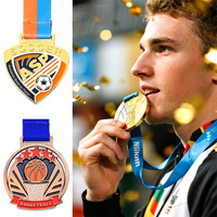 Médailles de sport à ruban personnalisé de grande taille avec strass de forme spéciale évidée récompenses en alliage gaufré 3D Plaques en métal cadeau de sport