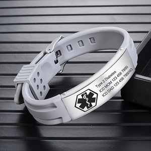 Bracelet d'alerte médicale gravé sur mesure en acier inoxydable et silicone, bracelet d'identification médicale avec étoile de la vie, bracelet d'identification d'urgence - Product Image 4
