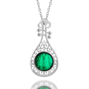 Pendentif en émeraude naturelle de qualité A en forme de luth. Jadéite vert encre sertie dans de l'argent S925 avec une couleur vert transparent. - Product Image 1