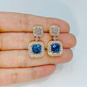 Orecchini pendenti classici dorati con zircone blu e diamanti taglio brillante rotondo per gioielli da festa da donna - Product Image 4