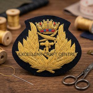 Insignia Bordada Personalizada con Corona y Corona de Laurel, Parche de Tela Cosido para Uniformes y Prendas - Product Image 1
