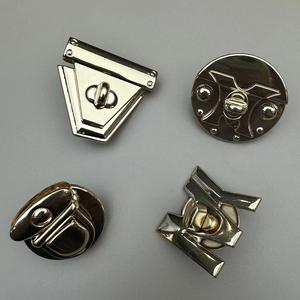 Mosquetón autoblocante bloqueo lengüeta hebilla bloqueo automático deslizador de metal fabricantes al por mayor - Product Image 3