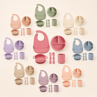 Ensemble d'alimentation pour bébé en silicone en gros avec assiette et bol à ventouse aux couleurs pastel variées et couverts entièrement en silicone