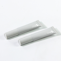 Bon prix, haute qualité, vente en gros, flacon de massage en plastique personnalisé de 10 ml, 15 ml, 20 ml, tête en céramique, sérum pour les yeux, crème, tube souple