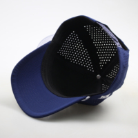 Casquette de golf 5 panneaux OEM respirante en caoutchouc, étiquette imperméable, performance sportive, découpe laser, casquette de baseball personnalisée