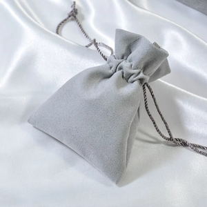Sac d'emballage pour bijoux en microfibre personnalisé pour le rangement des bijoux - Product Image 1