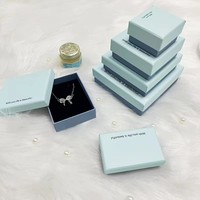 Boîte d'emballage rigide carrée en carton ZXF tendance et portable avec logo pour bijoux (bracelet, boucles d'oreilles, bague, pendentif)