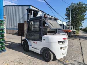 Carretilla elevadora TCM 5 T usada, 5 toneladas, 3 etapas, mástil, motor diésel, bajas horas, altura de elevación de 4000mm, bien cuidada, lista para trabajar - Product Image 4