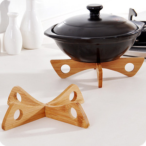 Support de cuisine en bambou en forme de croix avec tapis isolant thermique et égouttoir à vaisselle - Product Image 3