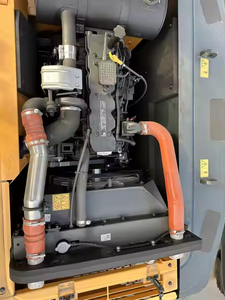 Excavatrice sur chenilles Hyundai 215VS d'occasion de 20 tonnes en excellent état avec moteur Cummins et équipement de construction à vendre - Product Image 5