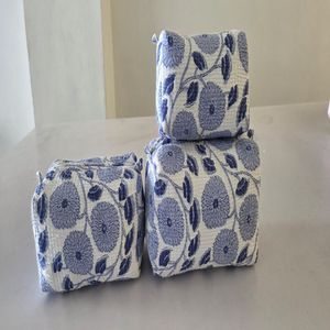 Ensemble de 3 trousses de toilette et de maquillage multifonctionnelles pliables en coton 100% matelassé BLOCKPRINT ART, écologiques et durables - Product Image 1