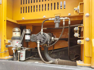 รถขุดไฮดรอลิกแบบตีนตะขาบ XCMG รุ่น XE200GH มือสอง น้ำหนัก 21 ตัน ราคาขาย - Product Image 6