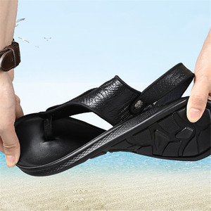 Nouvelles tongs plates en <span class=keywords><strong>cuir</strong></span> véritable pour <span class=keywords><strong>hommes</strong></span>, <span class=keywords><strong>sandales</strong></span> d'été, vente chaude à Dubaï, 38-44, design tendance, tongs, pantoufles, extérieur - Product Image 3