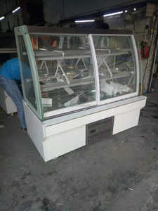 <span class=keywords><strong>Vitrine</strong></span> de gâteau commerciale <span class=keywords><strong>pâtisserie</strong></span> gâteau affichage réfrigérateur boulangerie <span class=keywords><strong>prix</strong></span> usine affichage réfrigérateur étui gâteau <span class=keywords><strong>vitrine</strong></span> - Product Image 2