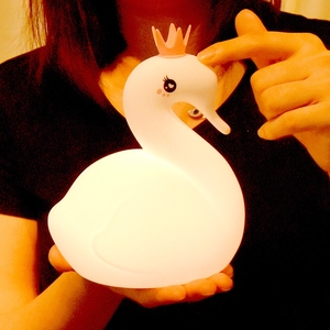 Oyuncaklar Squishy uyku başucu hemşirelik yatak odası kız modu ay çocuk silikon dekoratif Usb dokunmatik Led çocuklar hayvan lamba masa - Product Image 5