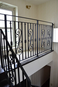Rampe d'escalier de sécurité, design unique <span class=keywords><strong>sur</strong></span> <span class=keywords><strong>mesure</strong></span>, acier moulé noir antirouille, <span class=keywords><strong>garde</strong></span>-<span class=keywords><strong>corps</strong></span> en fer forgé pour villas - Product Image 3