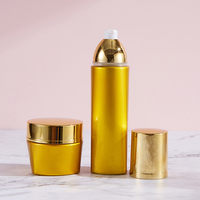 Matériaux d'emballage cosmétique transparents en stock : Ensemble de flacons triangulaires avec pompe à lotion de type pression, flacon en verre, boîte à compartiments