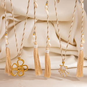 Collier en acier inoxydable de style européen avec pendentif fleur, chaîne à plusieurs couches pour femmes - Product Image 4